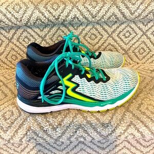 361 Degrees Women’s Sensation 3 Running Shoe White/Ebony Size 8.5